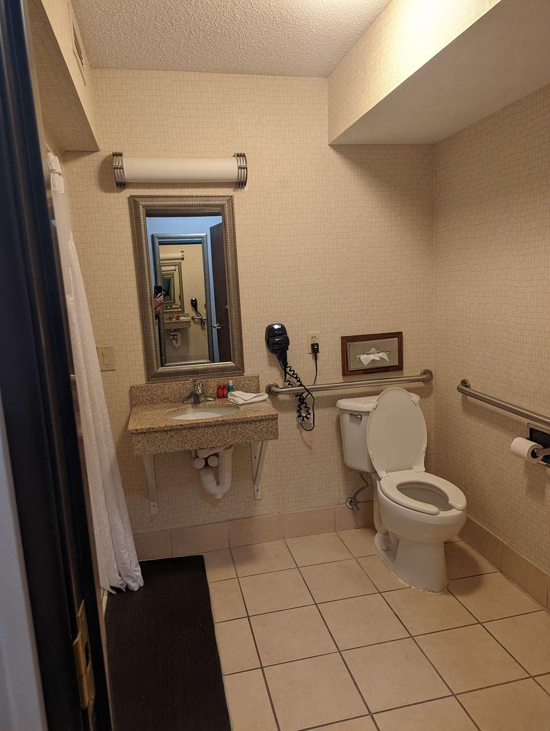Wingate By Wyndham Hotel 3*