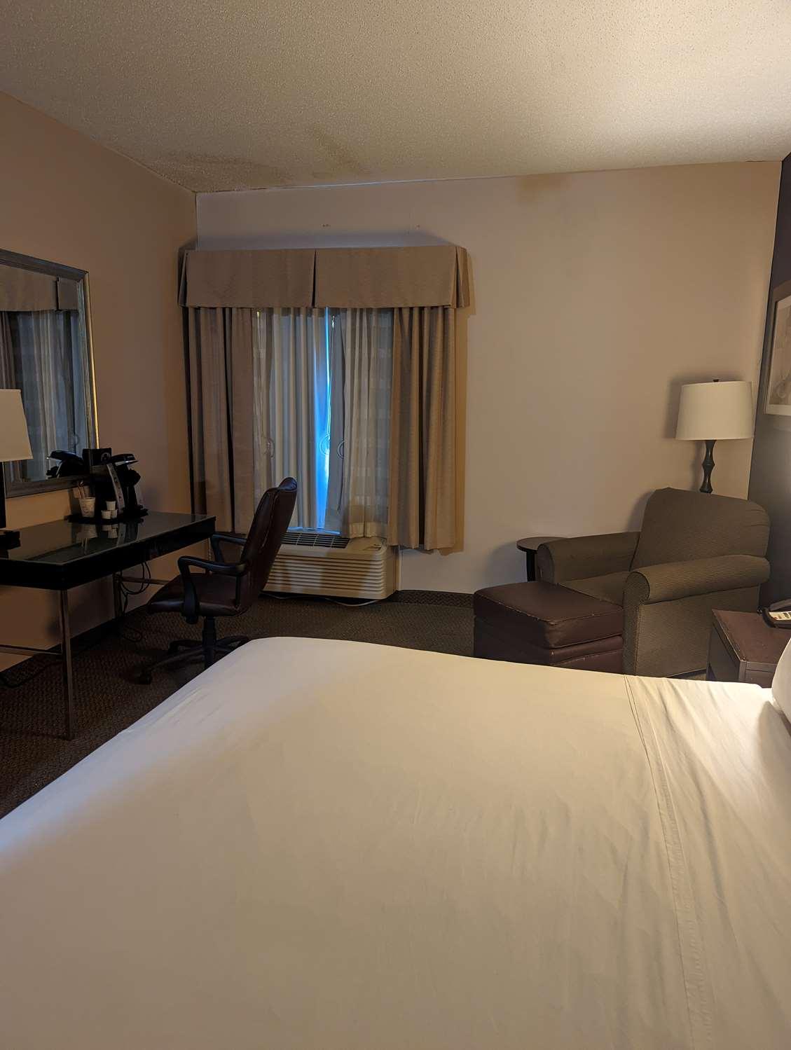 Wingate By Wyndham Hotel 3*