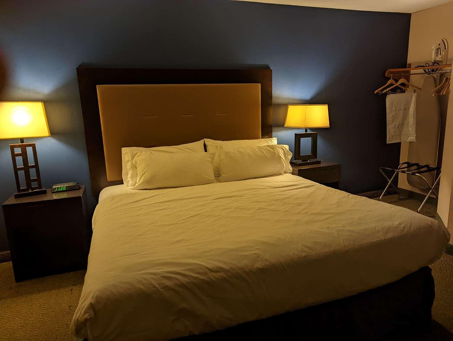 Wingate By Wyndham Hotel 3*