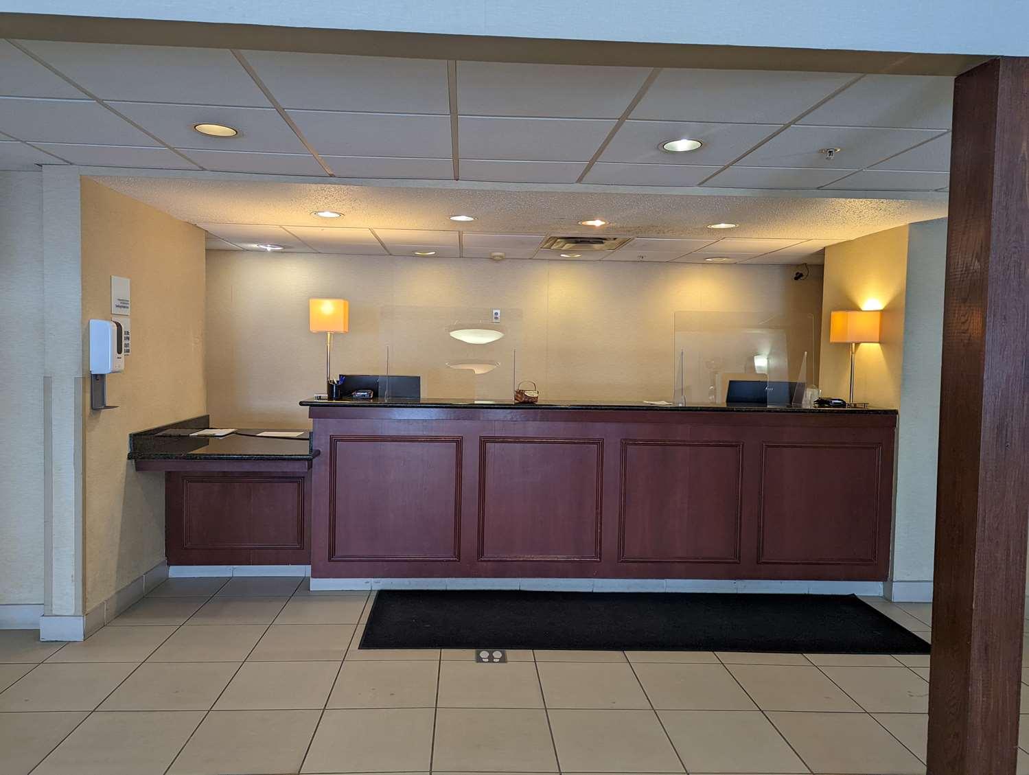 Wingate By Wyndham Hotel
