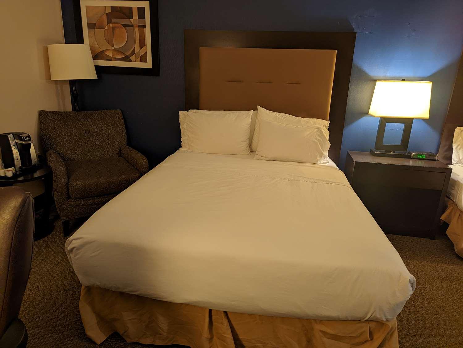 Wingate By Wyndham Hotel 3*